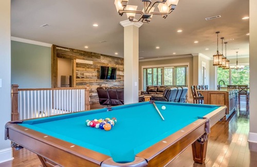 Sand Ridge House | Perfect House For Groups - 4 Suites, 8 Beds, 5 TVs