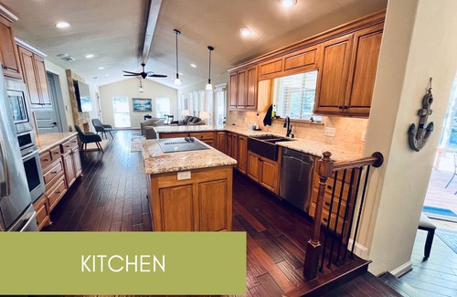Cedar Creek Reservoir House | Perfect lake escape with friends and family - activities and easy lake access!
