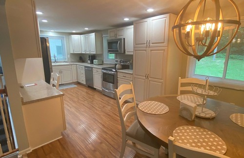 Vandalia House | Perfect Lake House Getaway