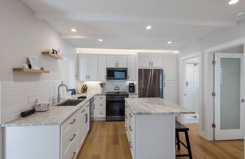 Siesta Key Village Condo | Perfect Local In Village,1 1/2 Block From #1 Beach In USA, Pool, Wifi, Sun & Fun