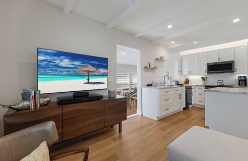 Siesta Key Village Condo | Perfect Local In Village,1 1/2 Block From #1 Beach In USA, Pool, Wifi, Sun & Fun