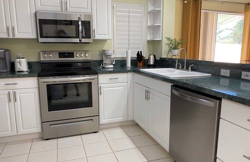 The Villages House | Perfect location! 3b2bFree golf cart! Minutes to Lake Sumter&Spanish Springs