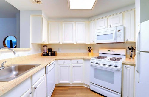 Ballston Apartment | Perfect Location at Ballston With Pool & Gym