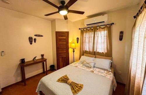 Dominical House | Perfect Location! Beach & Market 100m Away