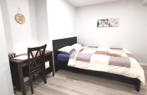 Hurontario Apartment | Perfect location comfort private house lower level 2 bedroom unit