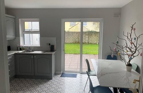 Killarney House | Perfect Location for Vacation! Bright and modern house in Killarney.