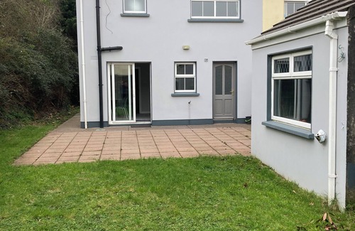 Killarney House | Perfect Location for Vacation! Bright and modern house in Killarney.
