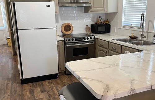 Belton House | Perfect location in Downtown Belton!