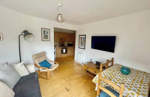 North West Apartment | Perfect Location in Heart of Glasgow West End! | Pass the Keys