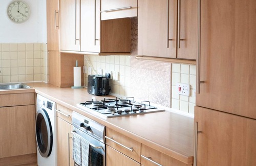North West Apartment | Perfect Location in Heart of Glasgow West End! | Pass the Keys