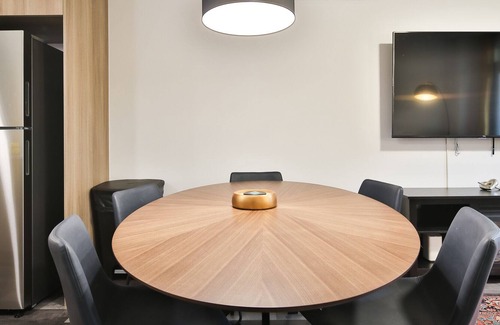 De Lorimier Apartment | Perfect Location | Must Stay | Clean | Parking - Super host on Airbnb