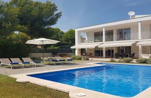 Santa Ponsa House | Perfect location on the legendary Port Adriano harbor
