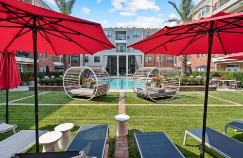Brookhollow Apartment | Perfect Location/Resort Style Pool/Fast Wi-Fi