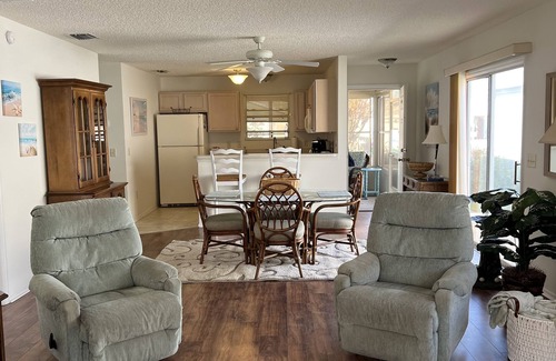 Belvedere House | PERFECT LOCATION-SPACIOUS VILLA W USE OF NEW GOLF CART CLOSE TO SUMTER LANDING.