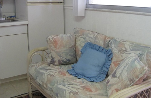 Sarasota Apartment | PERFECT LOCATION STEPS TO LIDO BEACH
