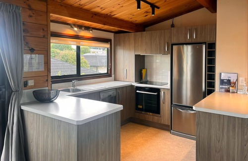Taupo House | Perfect Location, Stunning Views and Space for All