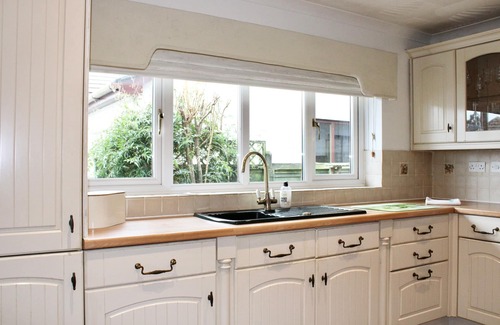 Bodmin House | Perfect Location To Discover Cornwall Family Dog Friendly Bungalow in Bodmin