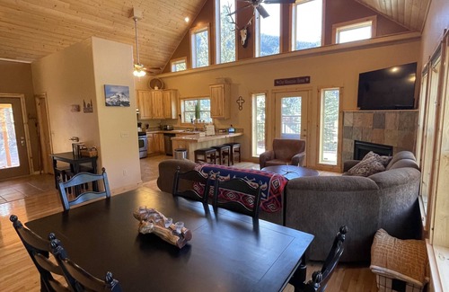 Lake City Cabin | Perfect Location with Breathtaking Mountain Views!