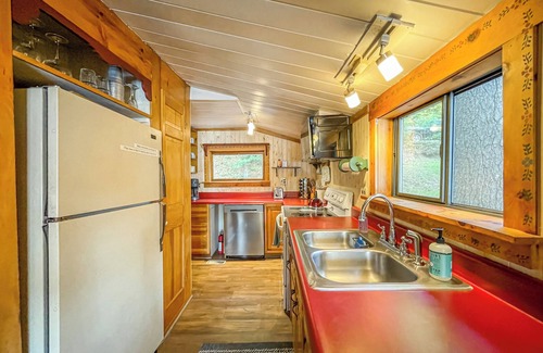 South Waterford House | Perfect Maine Getaway - Waterfront w Sauna and Kayaks
