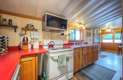 South Waterford House | Perfect Maine Getaway - Waterfront w Sauna and Kayaks