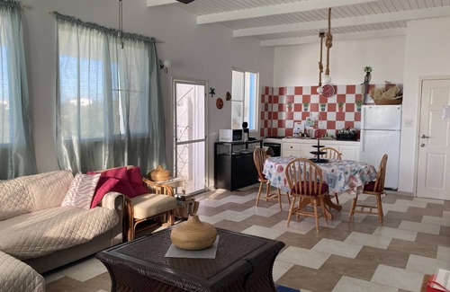 Sandy Hill Apartment | PERFECT nnNEAR THE OCEANnLARGE BALCONY POOlnPRIVATE SUNDECK,nAC WIFI PARKINGn