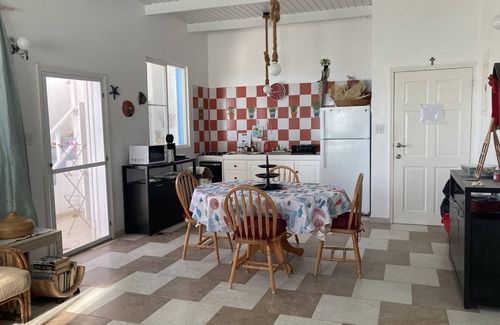 Sandy Hill Apartment | PERFECT nnNEAR THE OCEANnLARGE BALCONY POOlnPRIVATE SUNDECK,nAC WIFI PARKINGn