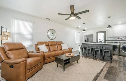 Dumas House | Perfect Peach with Game Room