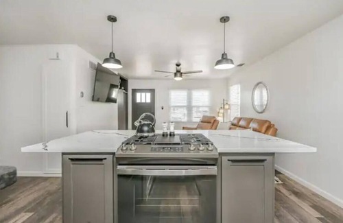 Dumas House | Perfect Peach with Game Room