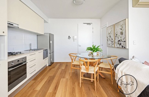 Newcastle Apartment | Perfect Penthouse - Wi-Fi included