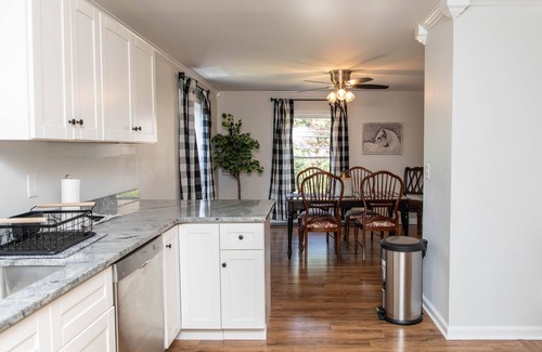 Bristol Apartment | Perfect place for longer stays! New construction!
