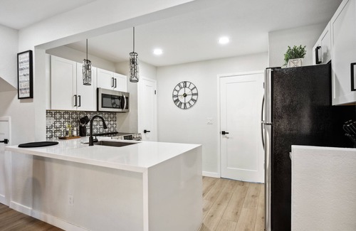 Park Center Place House | Perfect Private Desert Getaway by Hohokam Stadium!