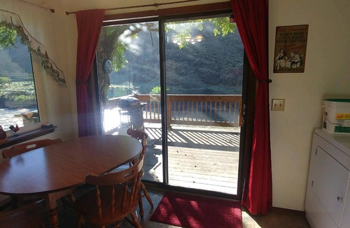Riggins House | Perfect Riverfront Getaway!