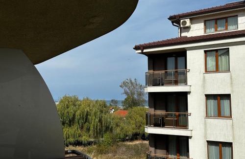 Shkorpilovtsi Apartment | Perfect Sea and Pool View Long Beach Apartment