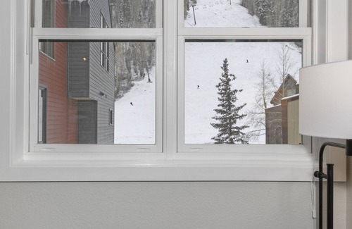 Telluride Condo | Perfect ski-in/ski-out condo at Telluride Lift 7!