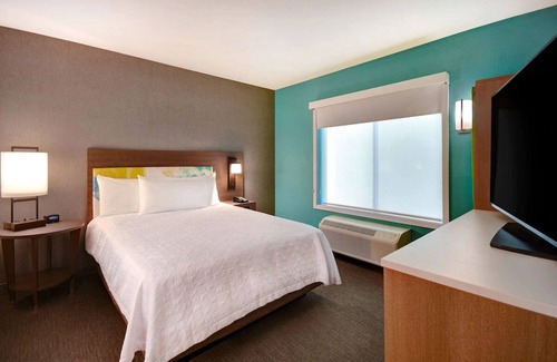Downtown Tucson Hotel | Perfect Spot for Unwinding! Outdoor Pool, Pet-Friendly Property, Free Breakfast!