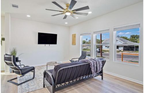 Denver Heights House | Perfect Spot to Relax 4BR3BA Near DTown Hemisfair