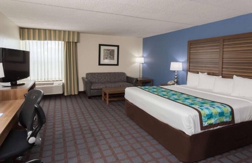 Fishers House | Perfect Stay for I-69 Travelers: Spacious Rooms, Pool, Free Breakfast & Parking