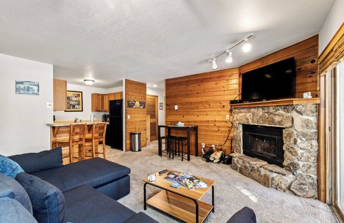 Steamboat Springs Apartment | Perfect Summer Getaway! - Hot Tubs/Parking/Free Bus Route