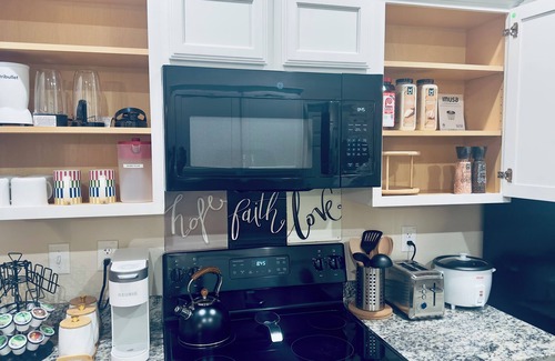 Killeen House | Perfect townhome with AC in charming Killeen 10 mins from Ft Cavazos