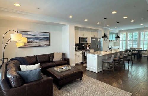 Annapolis House | Perfect Townhouse for USNA Commissioning Week!