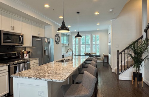Annapolis House | Perfect Townhouse for USNA Commissioning Week!