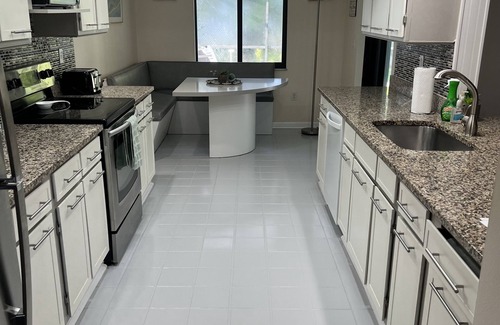 Englewood South House | Perfect vacation home for your family is now open to guests 7 min to the beach