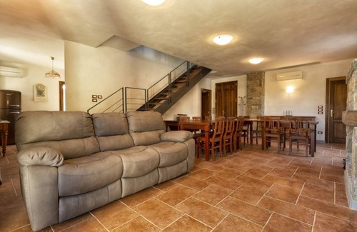 Tredozio Villa | Perfect villa for 20 people!