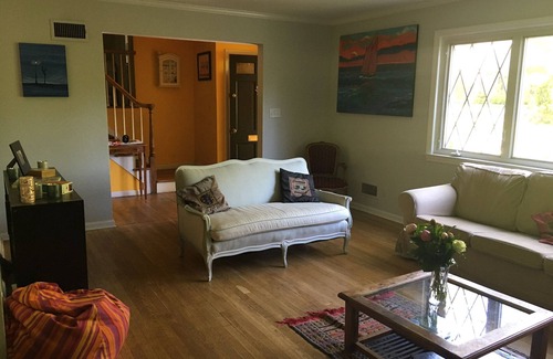 New Rochelle House | Perfect Westchester home for the summer