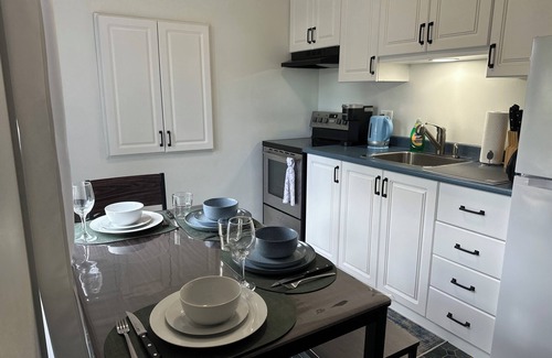 Pasadena Apartment | Perfectly Centered, Close to everything the West Coast has to offer!