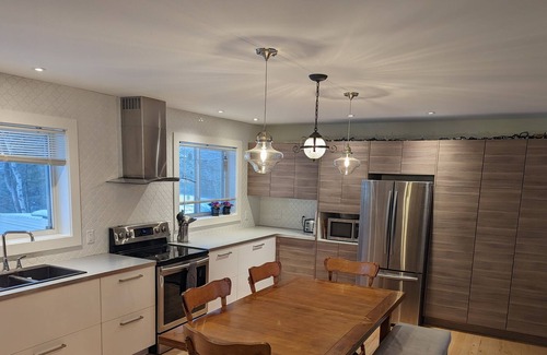 Timberlea House | Perfectly located Family Home - Private backyard