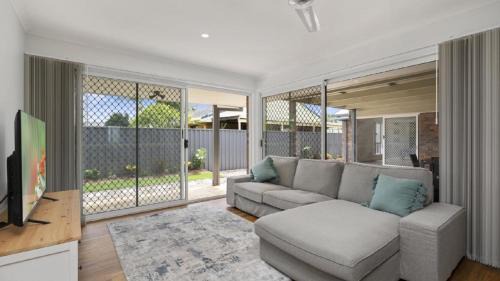 Banksia Beach House | Perfectly Located Holiday Retreat