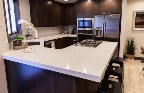 Deer Valley Condo | PERFECTLY LOCATED IN LOWER DEER VALLEY! WALK OR TAKE FREE SHUTTLE TO SKI RESORT