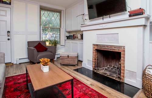 Fells Point House | Perfectly Located Poe Themed Home with Private Backyard for Relaxing