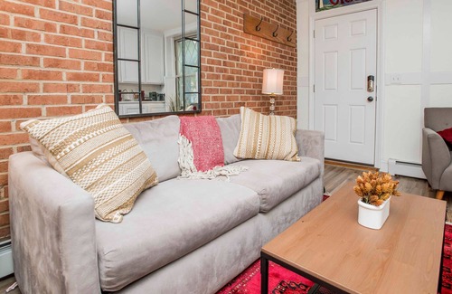 Fells Point House | Perfectly Located Poe Themed Home with Private Backyard for Relaxing